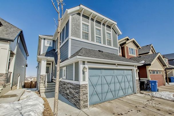 196 Sherwood Square Northwest, Calgary - Photo 1