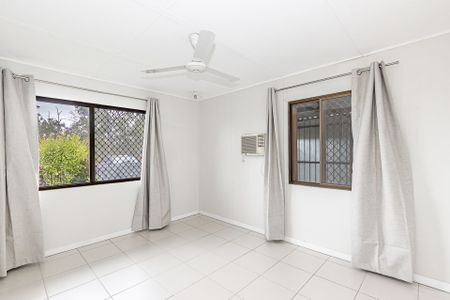 19 Bradford Street, Deeragun - Photo 3