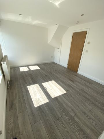 £950 PCM, Recently Refurbished Two Bedroom Duplex with Garden in North Clive Street, Grangetown, Cardiff, CF11 6NS - Photo 4