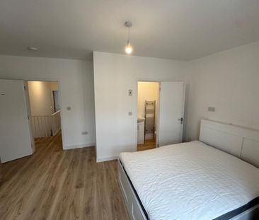 6 bedroom house to rent - Photo 2