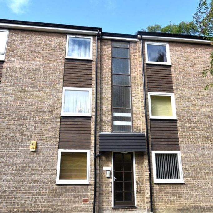 2 bedroom Flat in Grosvenor Park Gardens, Leeds - Photo 1