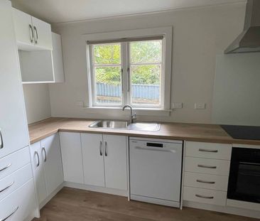 Two Bedroom Modern - Close to Hospital - Photo 5