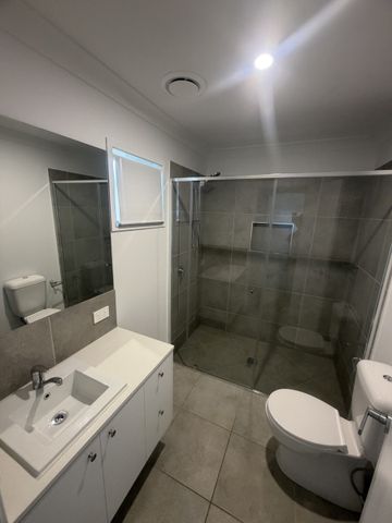 1 Weeks Free Rent! - Modern family Home in 'Affinity Estate' Morayfield - Photo 2