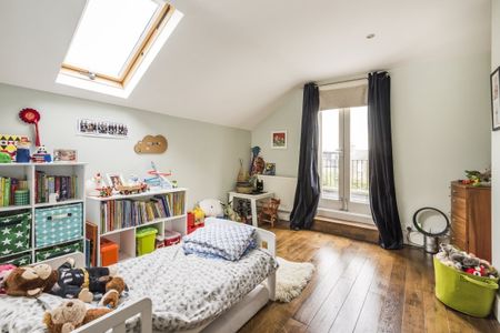 4 bedroom terraced house to rent - Photo 4