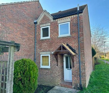 2 bedroom end of terrace house to rent - Photo 2