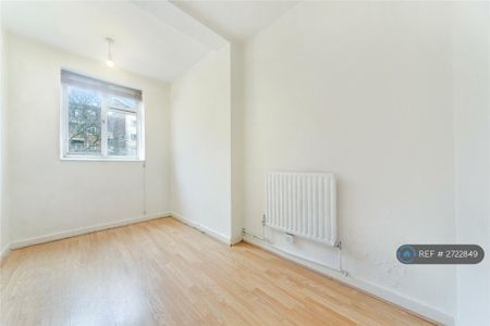 4 bedroom flat to rent - Photo 2