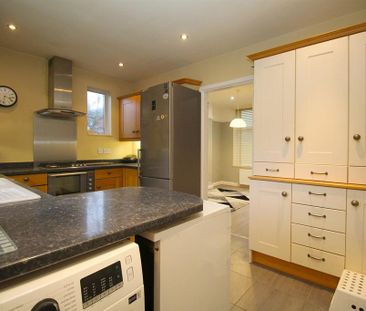 3 bedroom detached house to rent - Photo 2