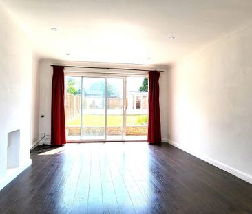 3 bedroom terraced house to rent - Photo 2