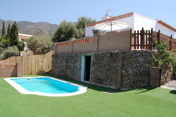 DETACHED COUNTRY VILLA FOR LONG TERM RENTAL SITUATED IN FRIGILIANA - Photo 1