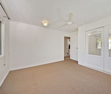 Amazing Low set Home - Photo 4