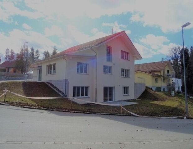 For rent as of 1.9.2026; 3.5 Room Apt. in 2 family house in Lütisburg - Photo 1