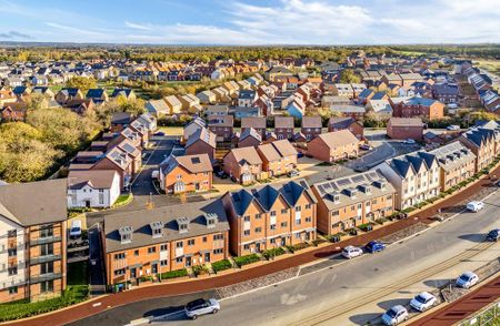 4 bedroom end of terrace house to rent - Photo 2