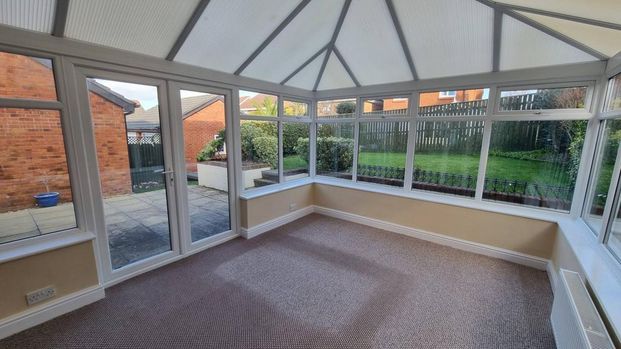 3 bedroom bungalow to rent - Photo 1