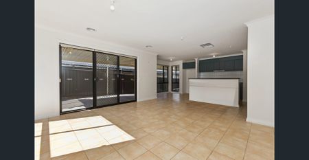 Well Presented 4 Bedroom Family Home - Photo 2