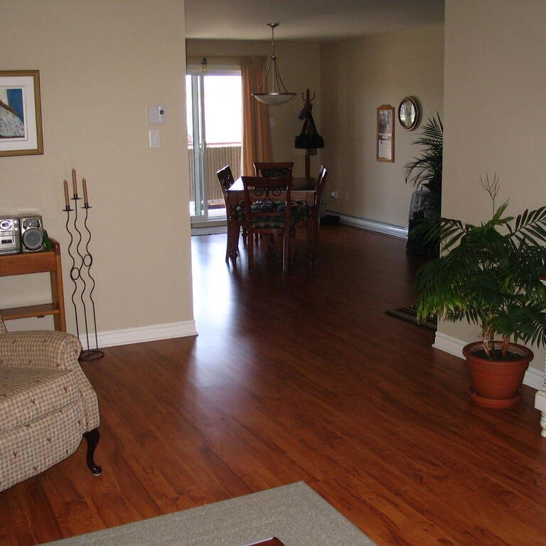 Grand 4 ½ Style Condo Fraichement Peint - Photo 1