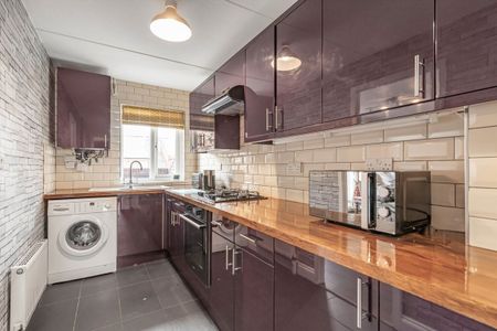 Clement Close, W4 5SS, London - Photo 2