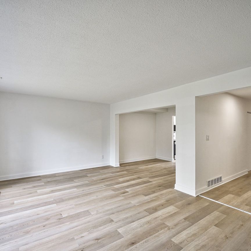 For Lease - 2012 Sheppard Avenue Unit# TH102, Toronto, Ontario - Photo 1
