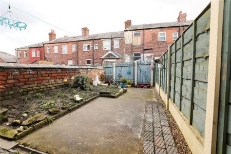 2 bedroom terraced house to rent - Photo 3