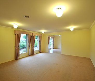 5 Albert Place, Dingley Village VIC 3172 - House For Rent | Domain - Photo 3