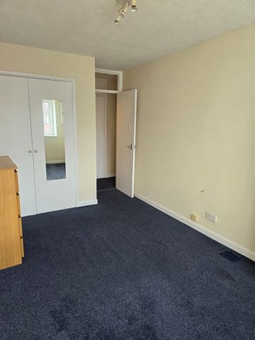 1 Bed Flat, Marchside Close, TW5 - Photo 3