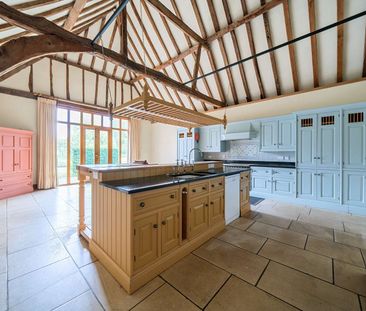 A charming thatched barn conversion in Wherwell. - Photo 1