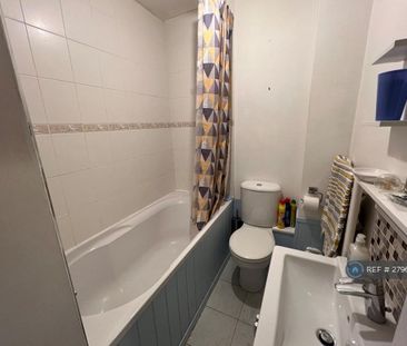 2 bedroom semi-detached house to rent - Photo 6