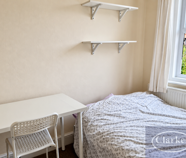 5 bedroom detached house to rent - Photo 2