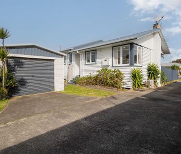 Beach Life 3 bedroom Home in Mount Maunganui - Photo 5