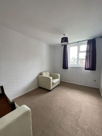 3 bedroom flat to rent - Photo 5