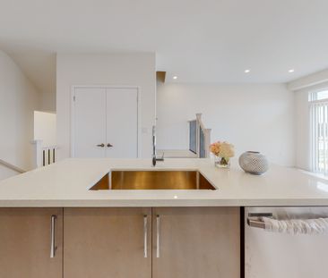 For Lease - 10 Seacoasts Circle, Vaughan, Ontario - Photo 1