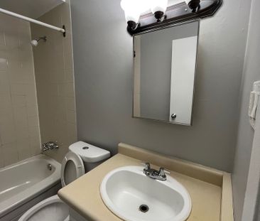 For Lease - 1200 Courtland Avenue Unit# 45, Kitchener, Ontario - Photo 5