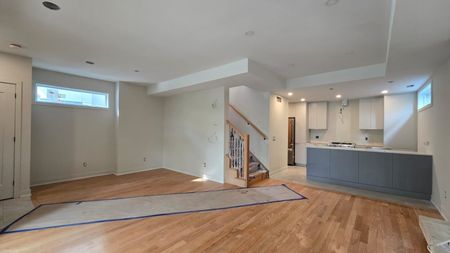 For Lease - 514 Roosevelt Avenue Unit# #B, Carlingwood - Westboro and Area, Ontario - Photo 2