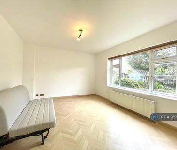 4 bedroom detached house to rent - Photo 6