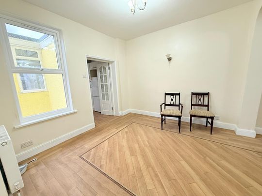 4 Bed Terraced House, Sunnyside Road, IG1 - Photo 1