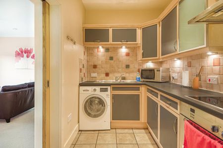 2 bedroom flat to rent - Photo 3