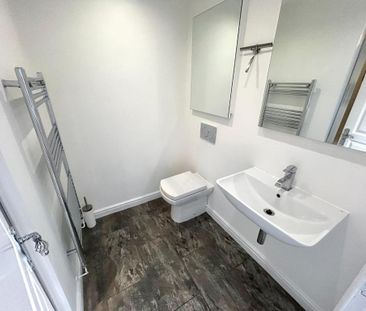 4 bedroom detached house to rent - Photo 6