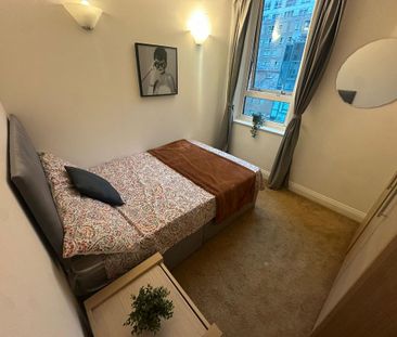 4 bedroom flat share to rent - Photo 2