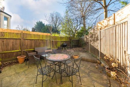 3 bedroom maisonette to rent - Photo 4