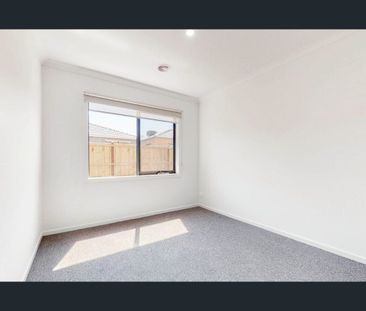 Home in officer! - Photo 5