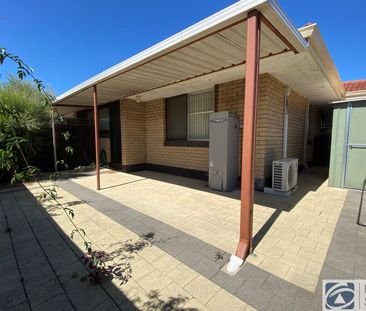 RENOVATED DELIGHT IN PRIME LOCATION - Photo 4