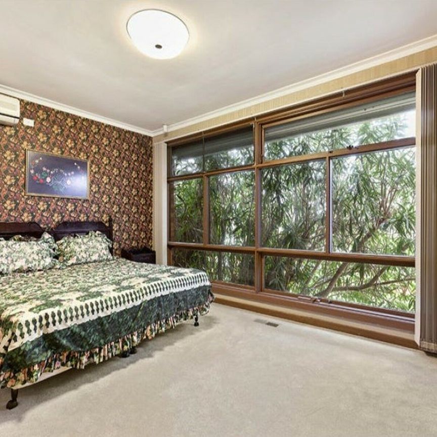 PRIVACY, SPACE & LOCATION - Photo 1