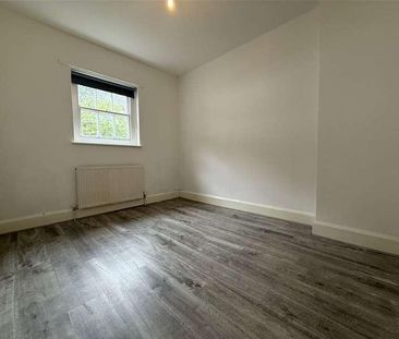 Western Road, Crediton, Devon, EX17 - Photo 2