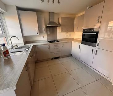 4 bedroom property to rent - Photo 3
