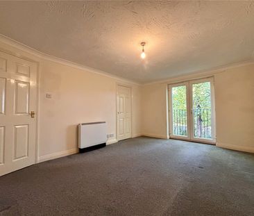 Gould Close, Newbury, Berkshire, RG14 - Photo 1