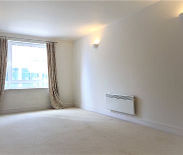 Chertsey Road, Woking, GU21 5BL - Photo 1