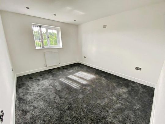 4 BED House To rent - Photo 1