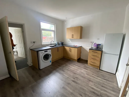 2 bedroom terraced house to rent - Photo 4