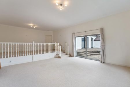 4 bedroom semi-detached house to rent - Photo 2