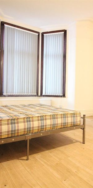 Madeley Road, Ealing - Photo 1