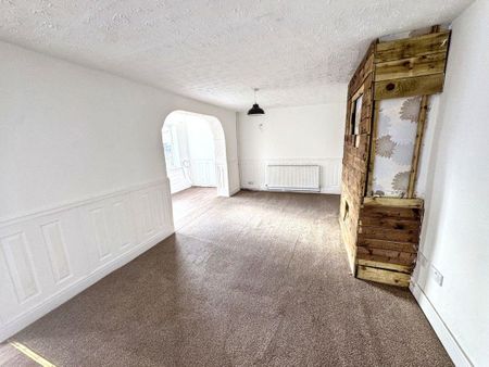 4 bed semi-detached house to rent in NE5 - Photo 4